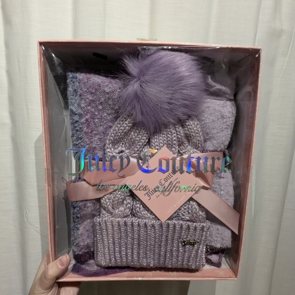 Juicy Couture Scarf & Beanie W/ Pom Set NIB - Picture 3 of 8